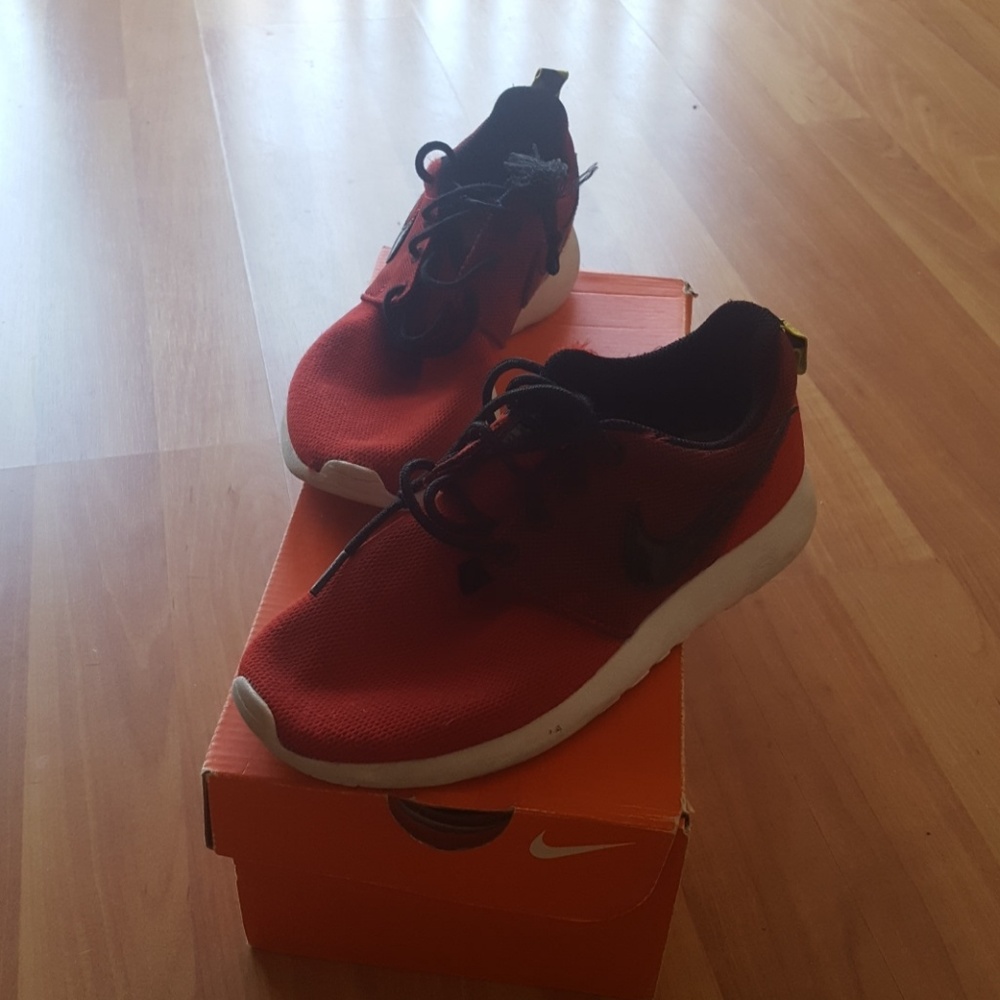 sneakers